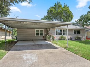 1711 Beusch Dr, Pasadena, TX 77502