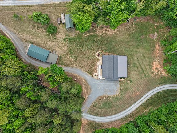 5th image of 3064 Bellevue Rd