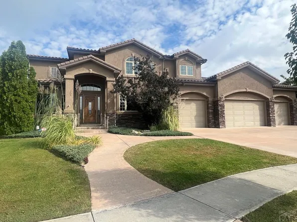 4213 Saint Andrews Dr, Pueblo, CO 81001