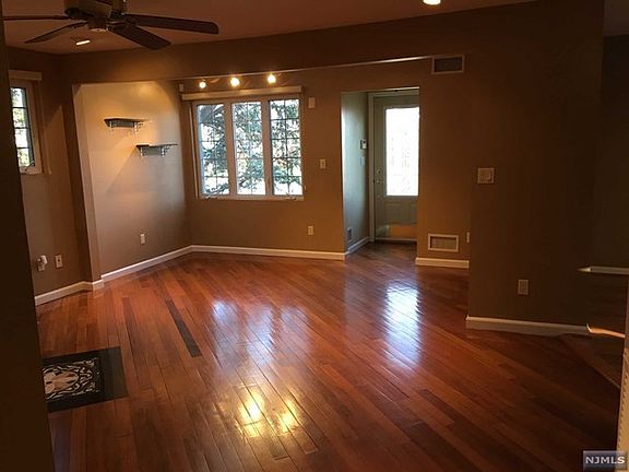 3rd image of 17-23 Berdan Ave #1X