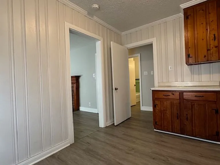 701 S Madison Ave — Photo 5