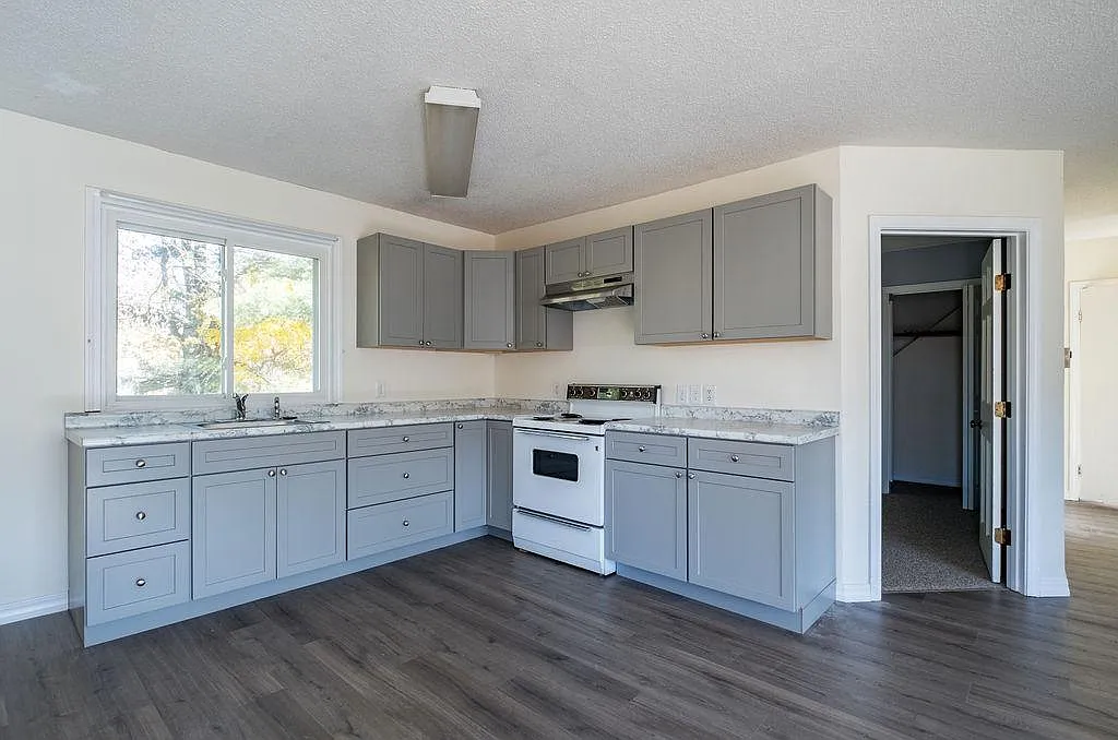 2 bed, 785 sqft, $1,795 — Photo 2