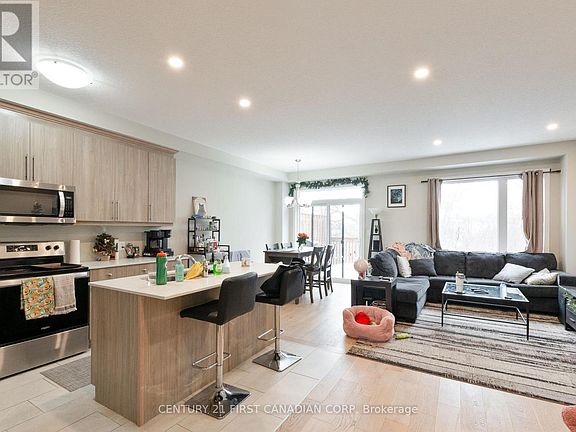 5th image of 177 Edgevalley Rd #66