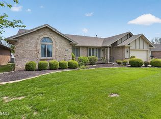 1219 Oaktree Ct, Oregon, OH 43616