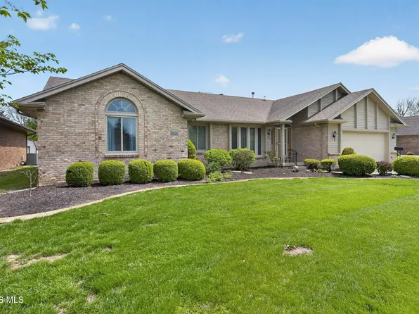 1219 Oaktree Ct, Oregon, OH 43616
