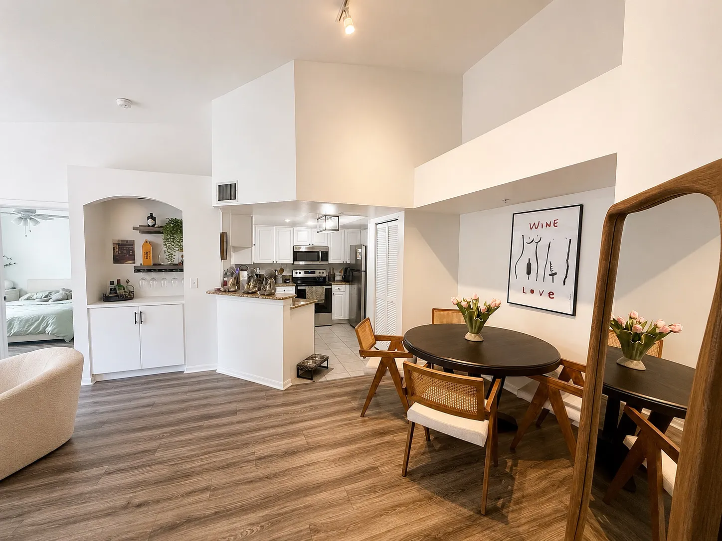 2 bed, 1200 sqft, $2,350 — Photo 2