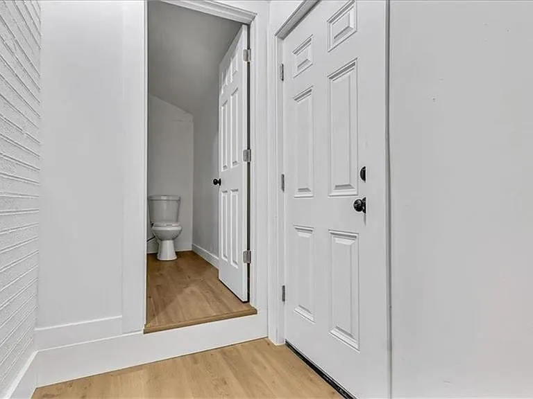 841 Jackson St — Photo 15