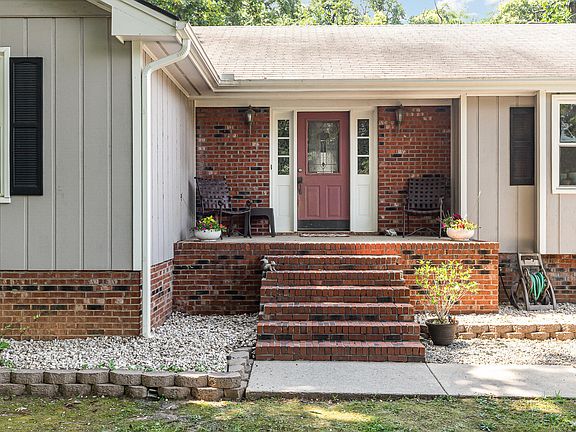 2nd image of 5840 Fayetteville Rd