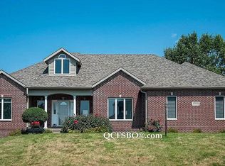 5805 Cardinal Rd #1, Bettendorf, IA 52722