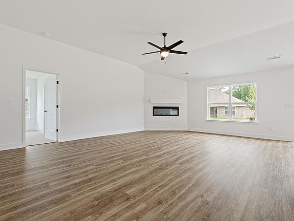 5th image of 417 Yorktown Ct