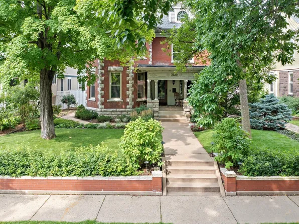 2120 Girard Ave S, Minneapolis, MN 55405