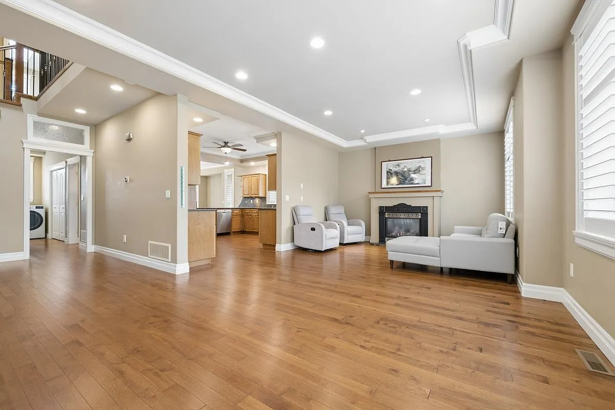 4 bed, 2518 sqft, $4,850 — Photo 1