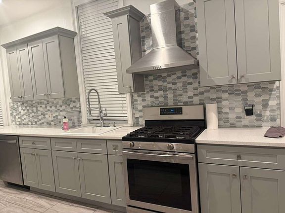 2nd image of 377 Saint Pauls Ave