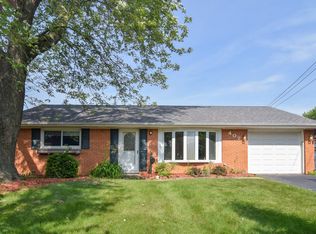 402 Holly Dr, Streamwood, IL