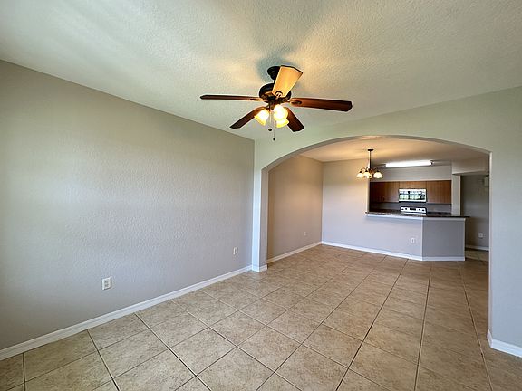 5th image of 158 SW Peacock Blvd APT 102
