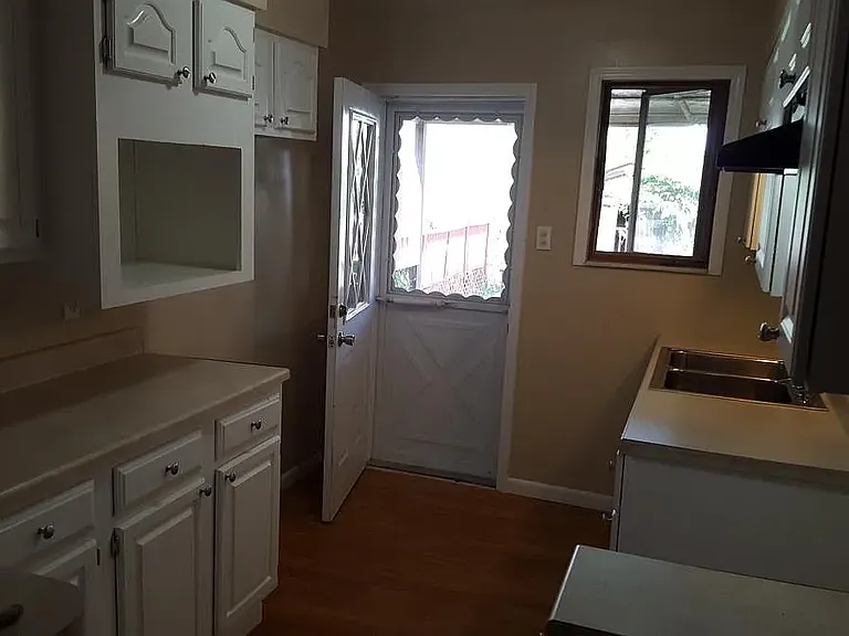 214 Wright St — Photo 8