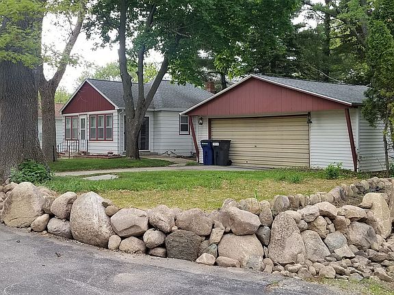 2nd image of 723 14th Ave