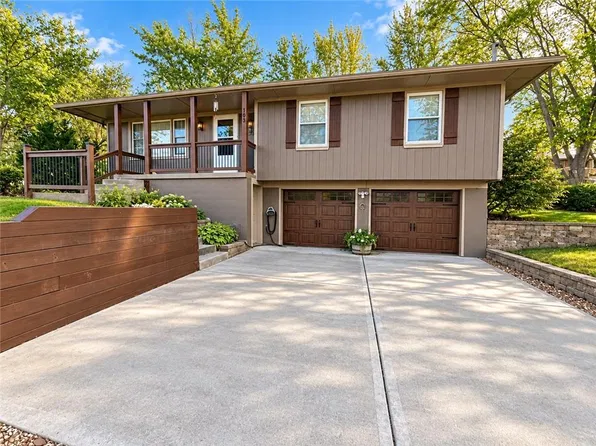 103 W Siegfried Rd, Lone Jack, MO 64070