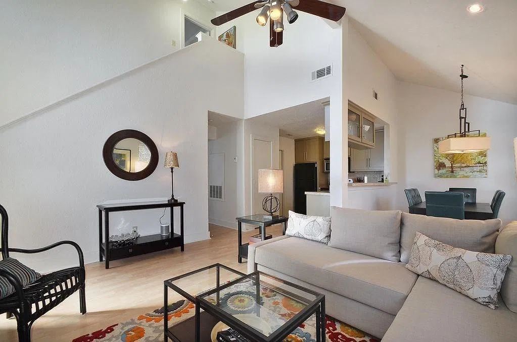 2 bed, 2.0 bath, 1027 sqft, $2,195 — Photo 4