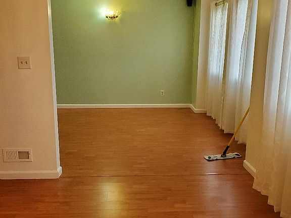 4th image of 1514 Newcomb Ave