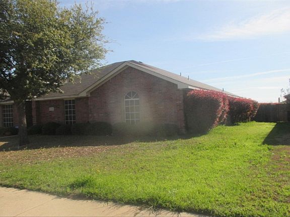 3rd image of 1228 Old Oak Dr