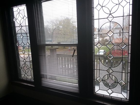 3rd image of 39 Woodlawn Ave