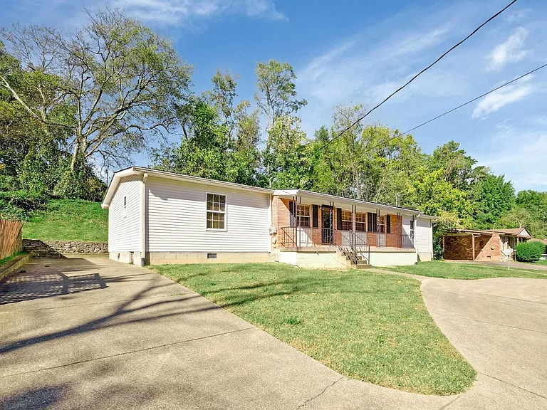 4857 Torbay Dr — Photo 4