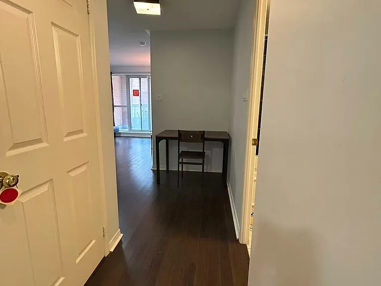 887 Bay St #301 — Photo 3