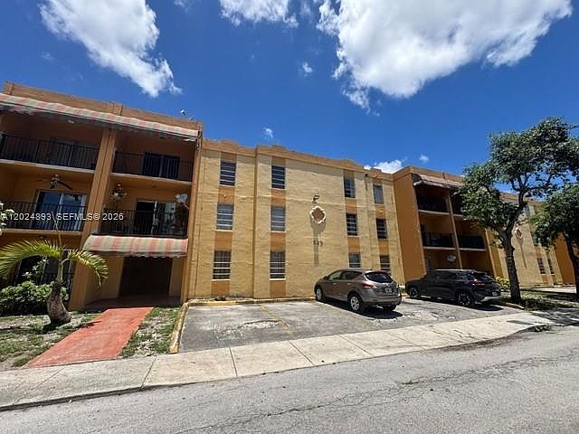 1st image of 525 W 69th St APT 101
