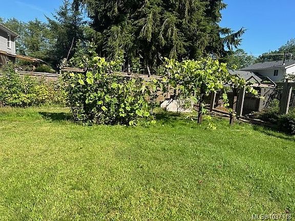 5th image of 8335 Camelot Rd