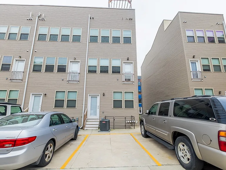 1537 Ogden St — Photo 27