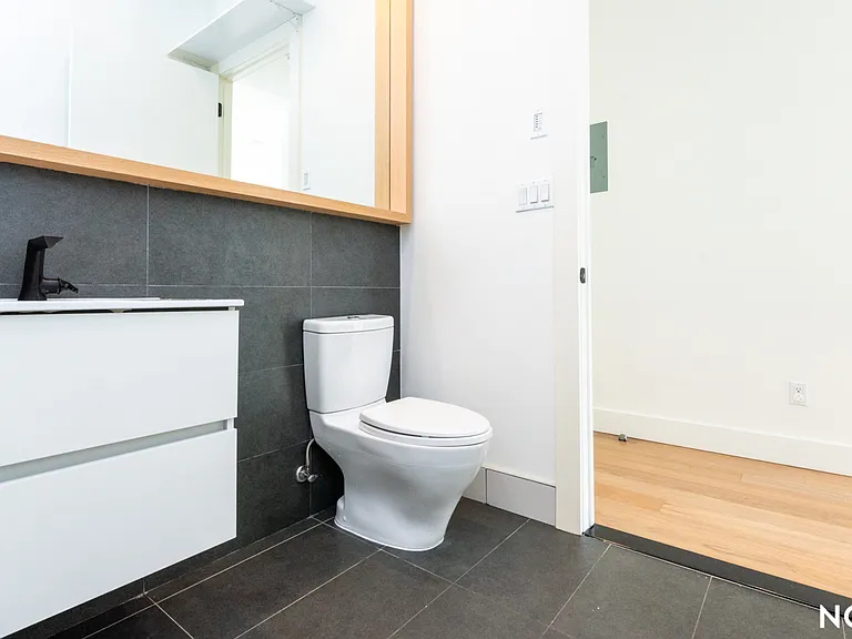 215 Freeman St #6B — Photo 8