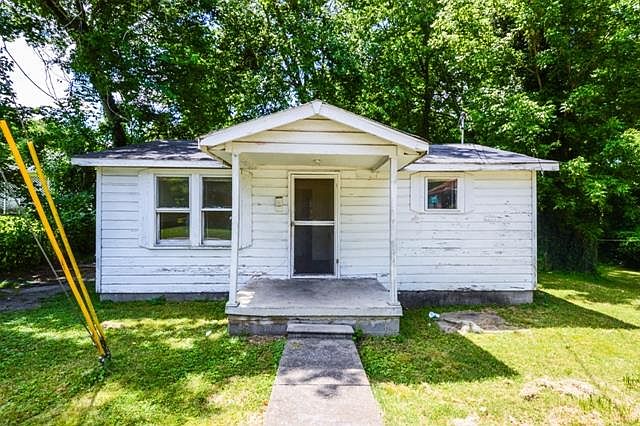 1st image of 612 Poston St