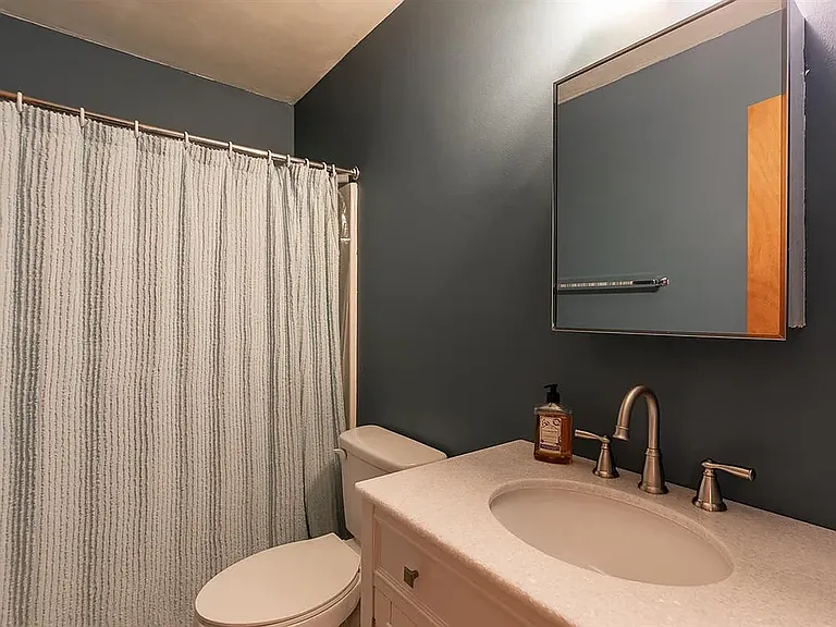 104 Marlowe Ct — Photo 9