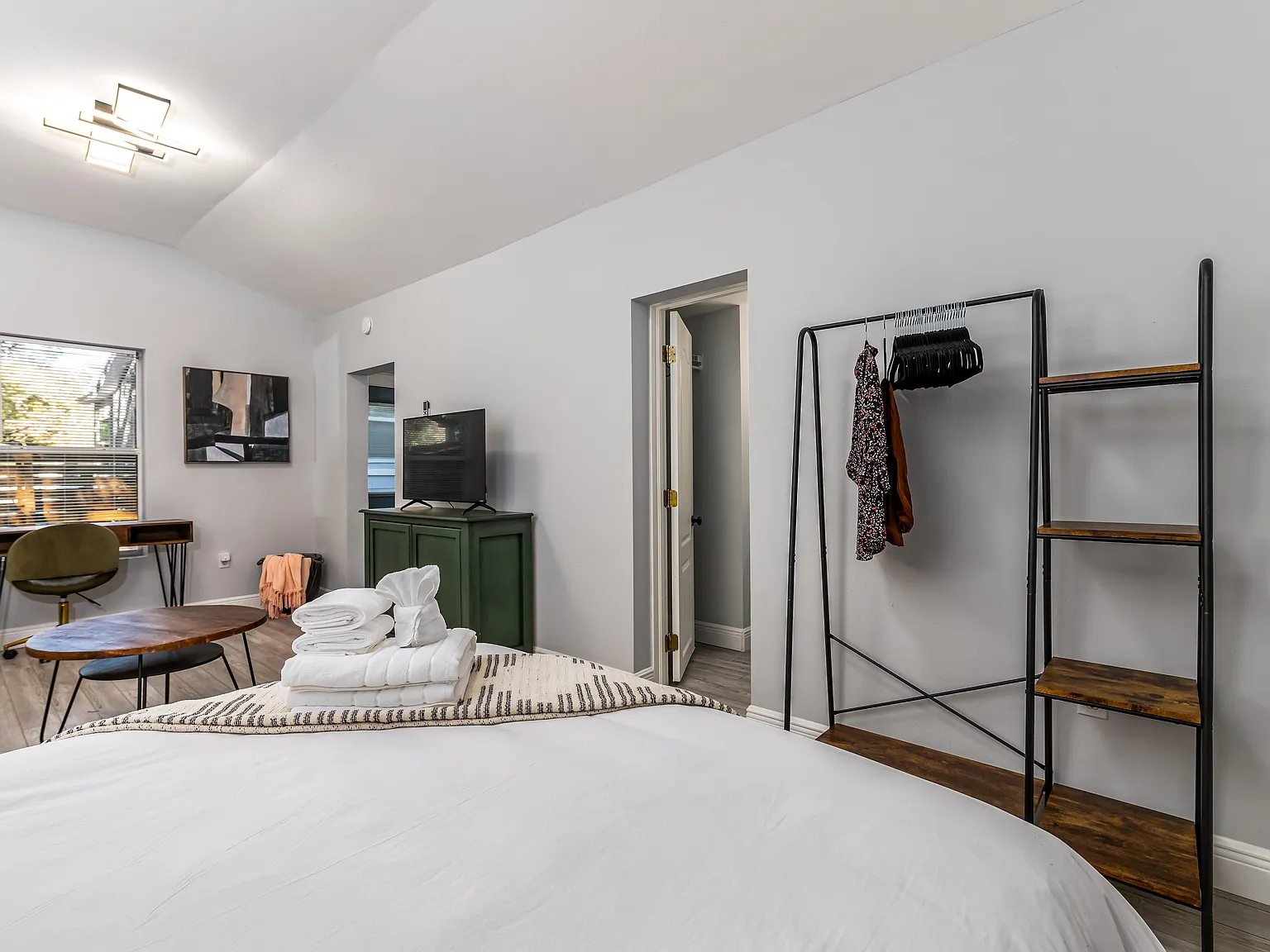 1 bed, $2,500 — Photo 2