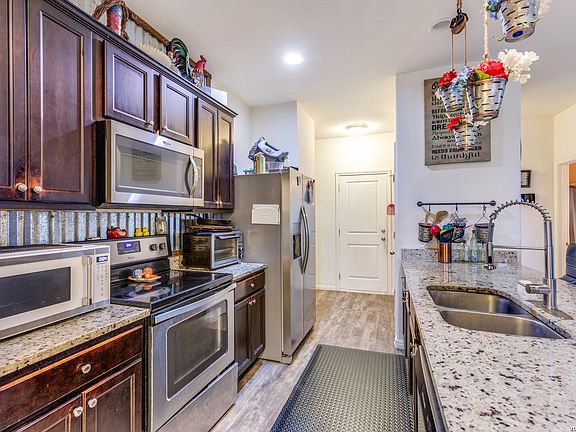 4th image of 13909 SHERRI BERRY WAY