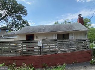 690 N Riverside Dr, Crownsville, MD 21032