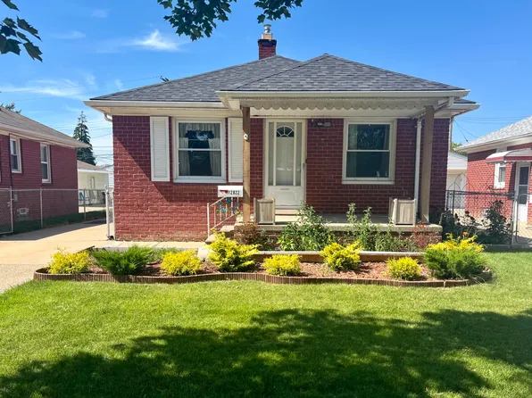 12822 Plum St, Southgate, MI 48195