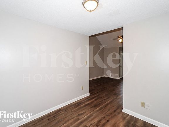 5th image of 8339 Creek Front Dr