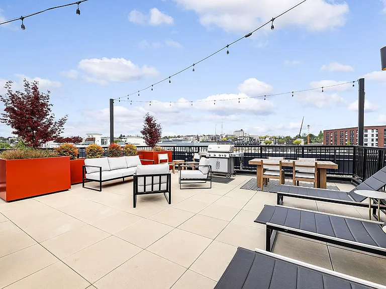 Woodworth Apartments | Vibrant & Luxurious Living in Capitol Hill — Photo 6