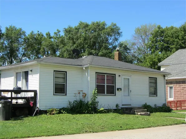 136 Ricker St, Waterloo, IA 50703