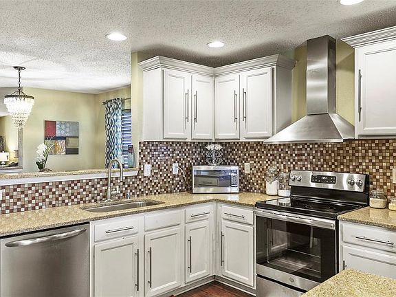 5th image of 2915 Clemente Dr