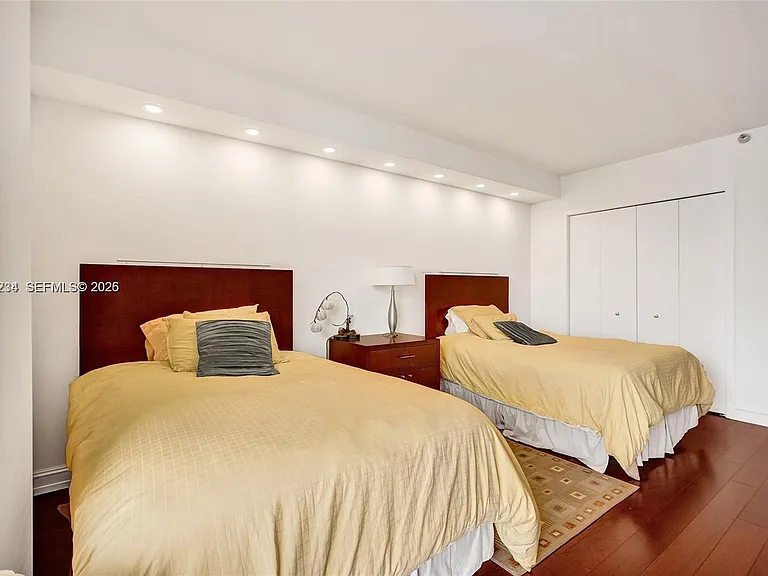 19355 Turnberry Way #26E — Photo 11