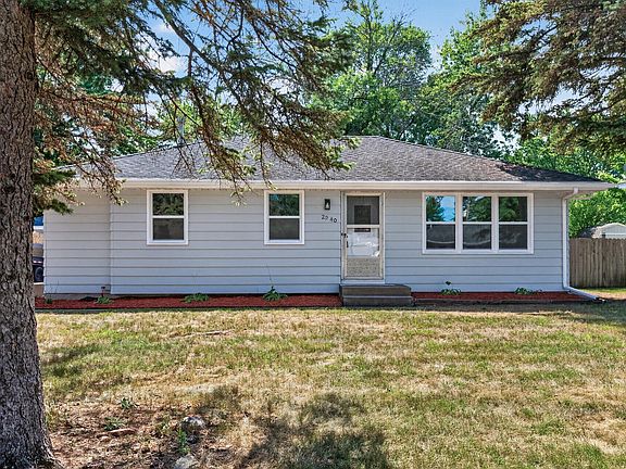 4th image of 2940 115th Ave NW