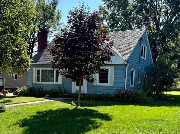 215 Johnson St, Woodville, WI 54028