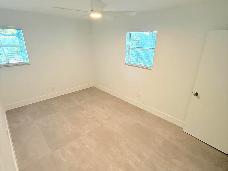 2611 NW 21st St — Photo 9