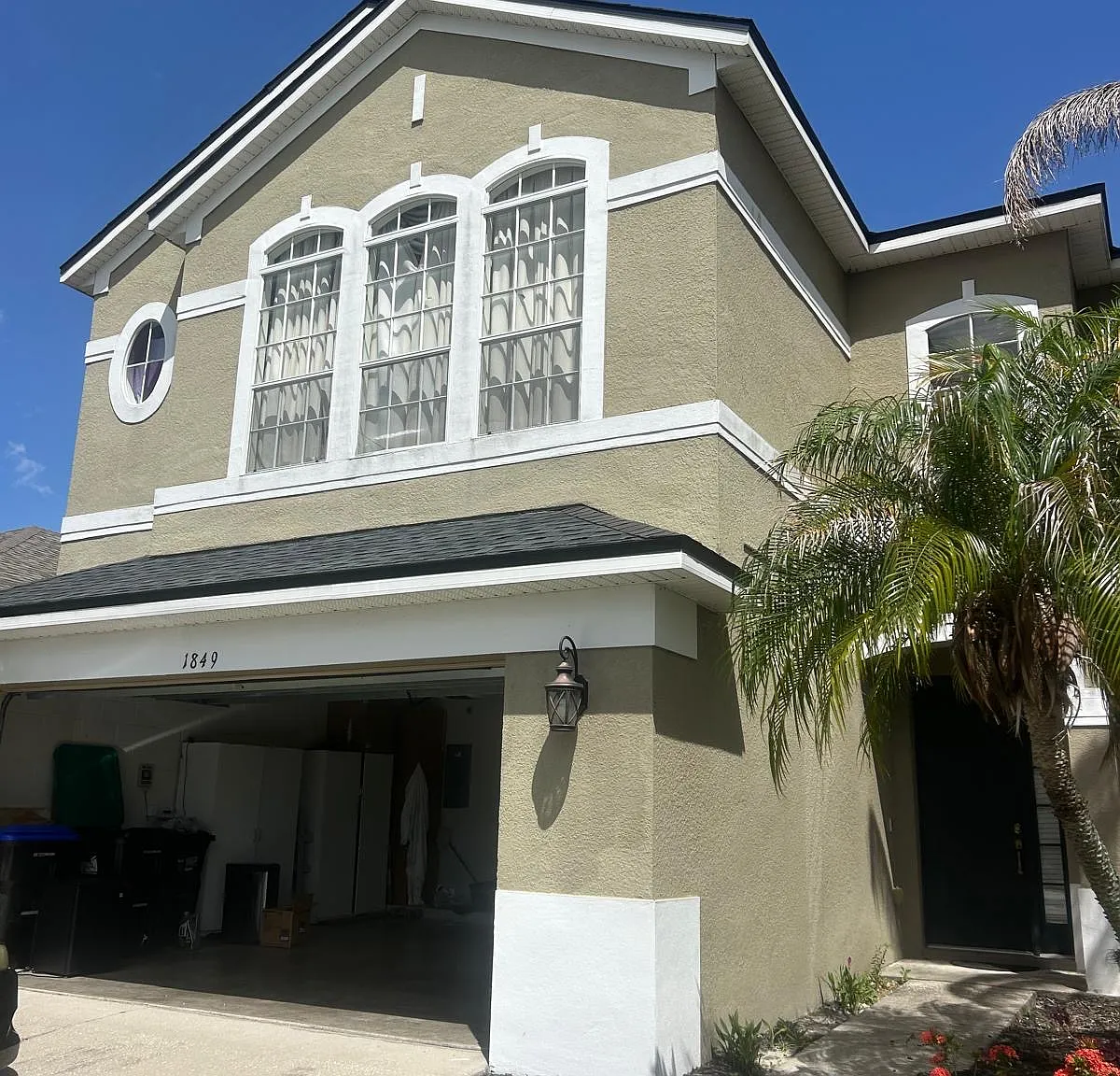 4 bed, 2.5 bath, 2709 sqft, $2,700 — Photo 2