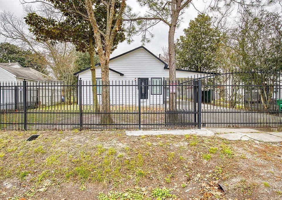 2508 Spence St