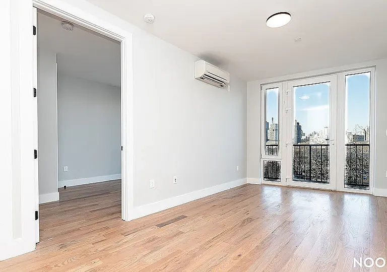 31-61 Vernon Blvd #4T — Photo 7
