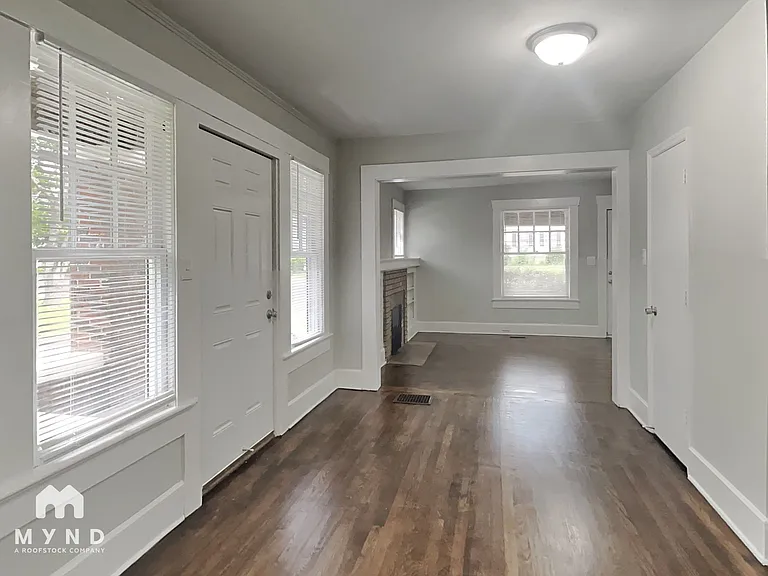 4817 Avenue N — Photo 12